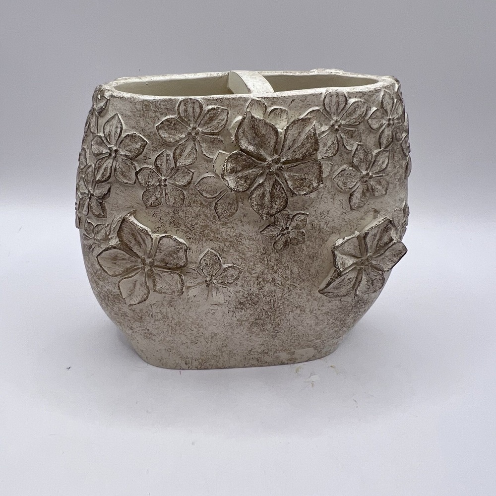 Raymond Waites Toothbrush Holder - Resin - Cream Raised 3D Flowers 4"x4.5"